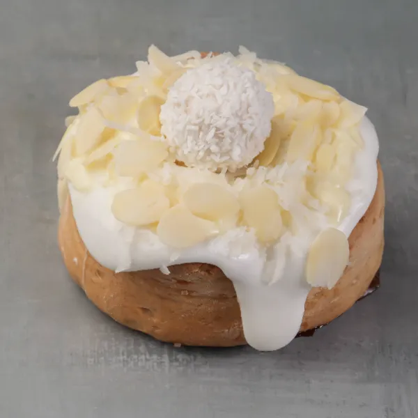 Sweet Rolls with Sauce in Dubai